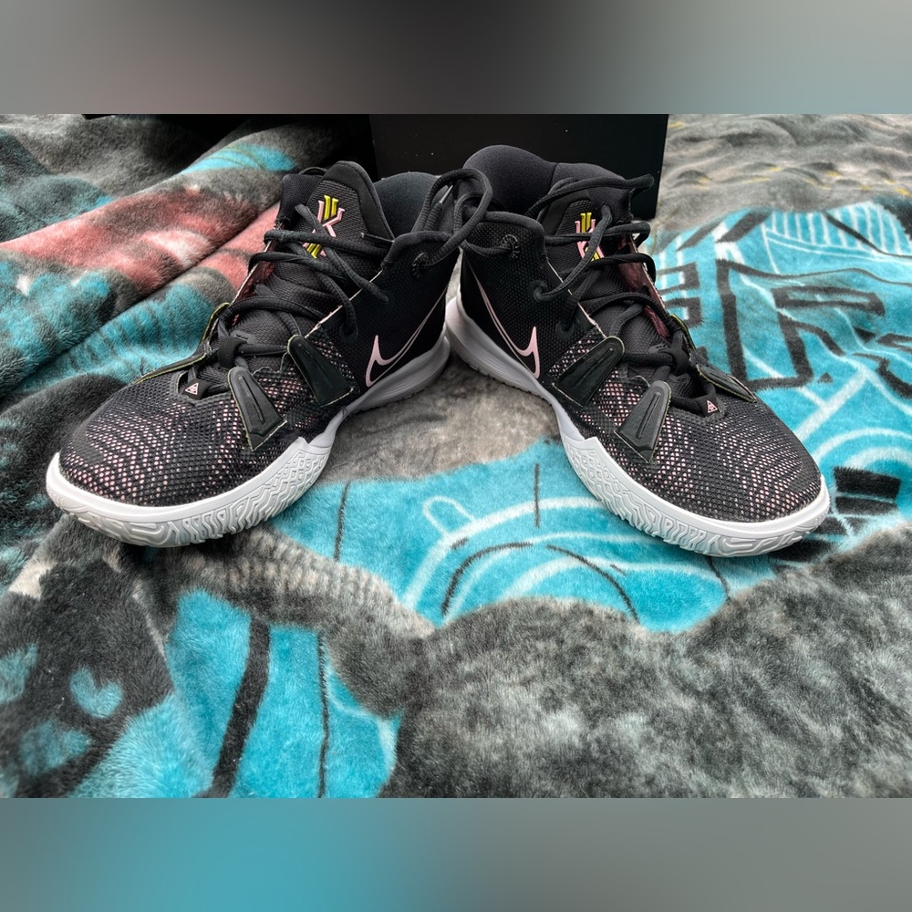 Kyrie 7 (GS) Basketball Sneakers